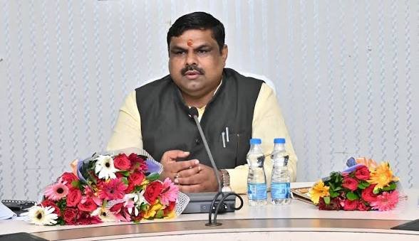 धर्मेंद्र प्रधान के इस्तीफे के बाद छत्तीसगढ़ के शिक्षा मंत्री गजेन्द्र यादव और विधानसभा अध्यक्ष डॉ. रमन सिंह का बयान आया सामने 17850536005741543046933793975662