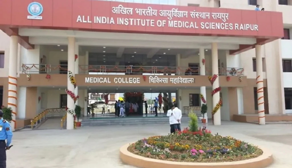 रायपुर AIIMS में बड़ा बदलाव! अब पर्ची की झंझट से मिलेगी मुक्ति, टेस्ट कराना होगा आसान raipur 1 1024x589
