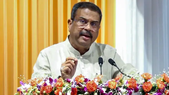 Big Breaking : NEET पेपर लीक विवाद: छात्र आंदोलन के बीच धर्मेंद्र प्रधान का इस्तीफा dharmendra pradhan 250131443 16x9 0