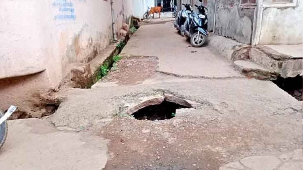 Raipur News खुले गड्ढों पर होगा एक्शन नगरीय प्रशासन विभाग ने जारी किए आदेश image 2026 07 11t163754.690