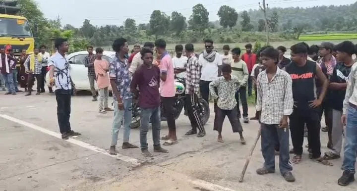 कोरबा में टैंकर ने तीन स्कूली बच्चों को कुचला, दो की मौत image