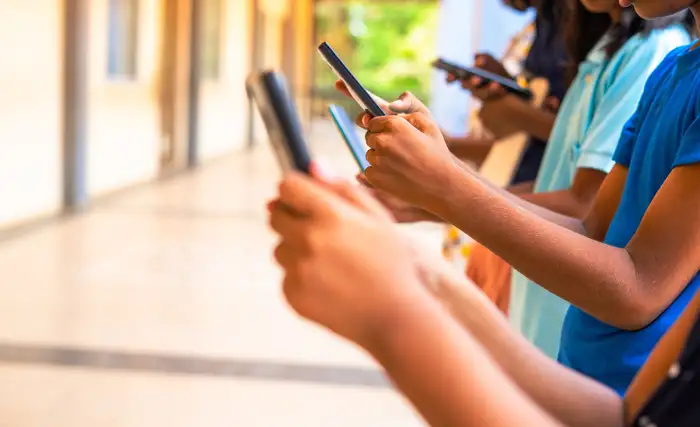 मोबाइल इंटरनेट के नियम बदलने की तैयारी, Jio, Airtel, Vi वसूल पाएंगी हर सर्विस के लिए अलग चार्ज image