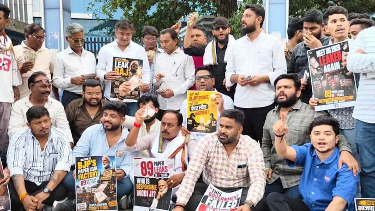 NEET पेपर लीक प्रदर्शन में अश्लीलता फैलाने वालों की पुलिस कर रही तलाश, नाबालिग भी थे शामिल… neet 2