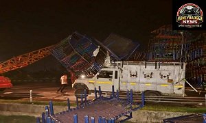 पिकअप का पंचर ठीक कर रहे थे 4 लोग, तभी पीछे से आई मौत… कुछ ही सेकंड में चारों की बिछ गई लाश UP Road Accident