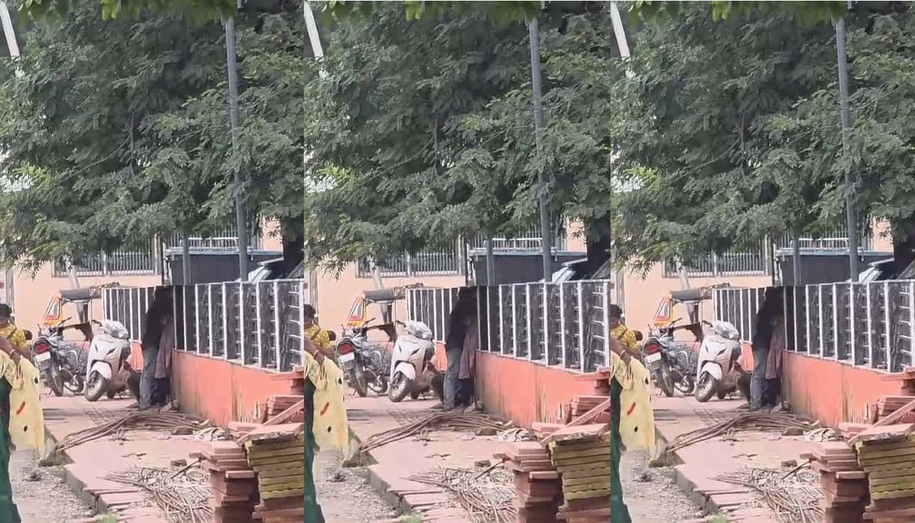 CG News: रेलवे स्टेशन के बाहर प्रेमी जोड़े का रोमांस, Video Viral 201