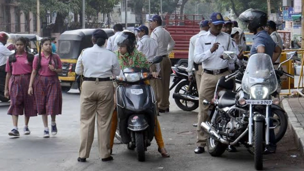 15 अगस्त से बदल रहे हैं ड्राइविंग लाइसेंस और गाड़ी के नियम, जानें चालान और राहत से जुड़ी बातें cg new vehicle rules