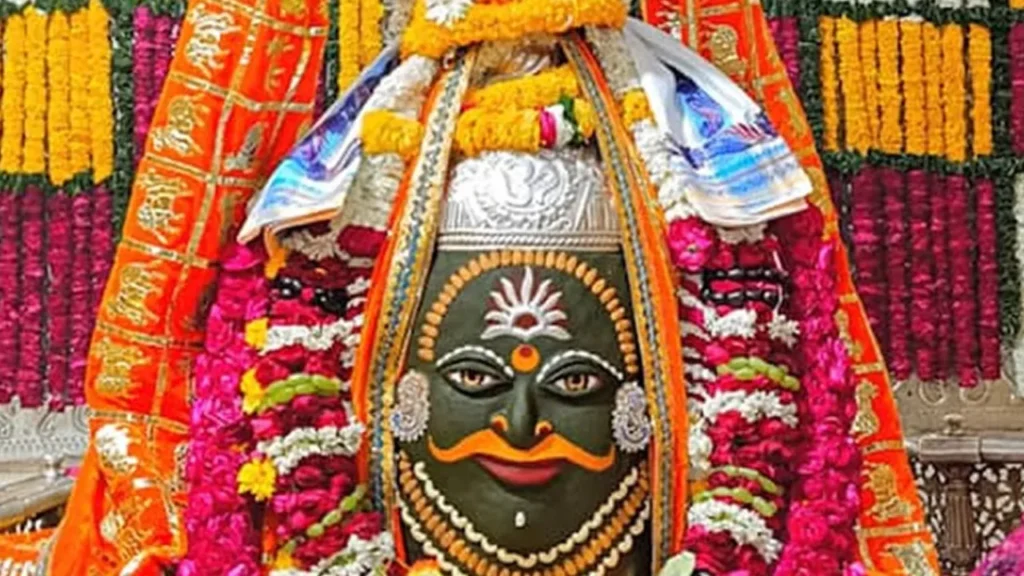 सावन का दूसरा सोमवार: भस्म आरती के लिए 2:30 बजे खुले बाबा महाकाल के कपाट, उमड़ा भक्तों का जनसैलाब ujjain 2