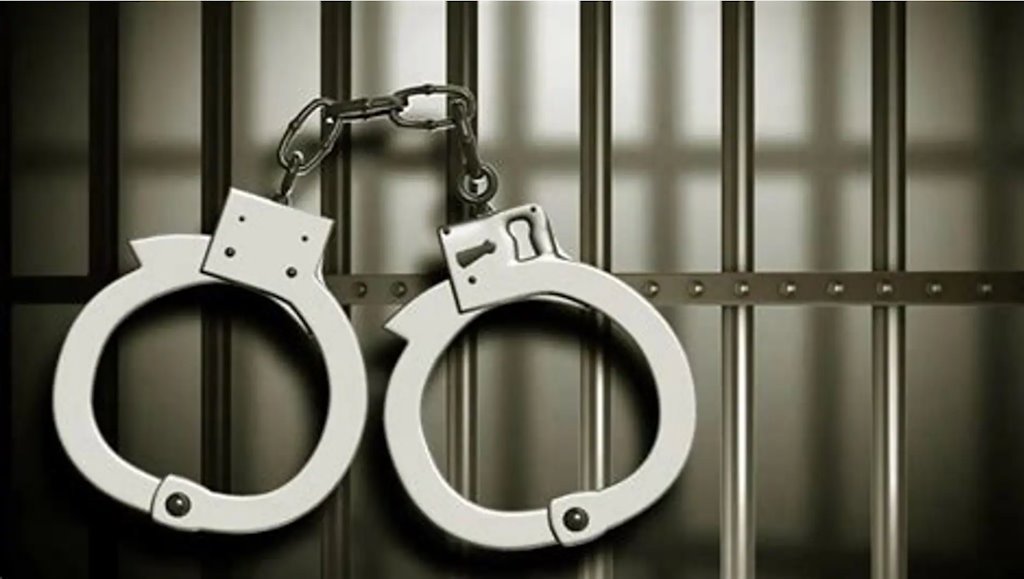 नाबालिग से चोरी कराने के आरोप में कांग्रेस पार्षद के पुत्र के साथ तीन गिरफ्तार… arrest