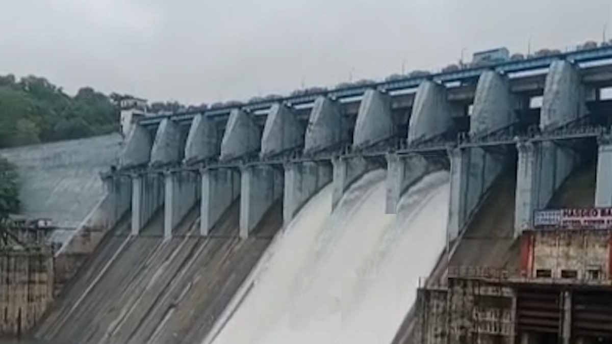 मिनीमाता बांगो जलाशय के खुले 3 गेट, छोड़ा गया 3005 क्यूसेक पानी, प्रशासन ने जारी किया बाढ़ अलर्ट… bango 11 (1)