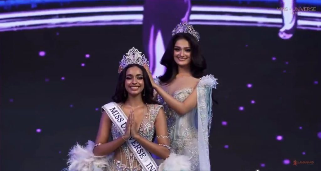 Miss Universe 2026 केजिया लिज मेजो बनीं मिस यूनिवर्स इंडिया जीत के बाद हुईं भावुक जानें फर्स्ट और सेकंड रनर-अप कौन रहीं image