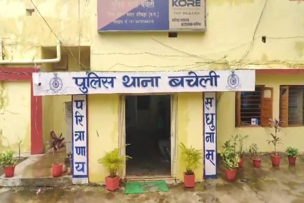 स्वच्छता के दौरान AK-47 से अचानक गोलियो की बौछार, CRPF प्रधान आरक्षक की मौत bcal thana thatava jal 48a00d7c6bbfd810022078c742569e7f