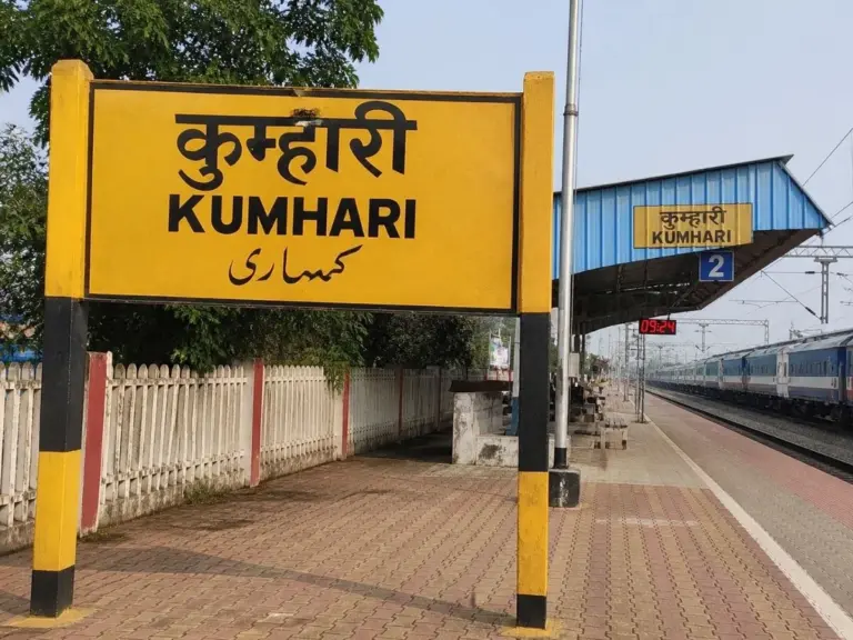 कुम्हारी नपा पर बिजली कंपनी का 8 करोड़ बकाया, कनेक्शन काटने से छाया अंधेरा kumgari 768x576