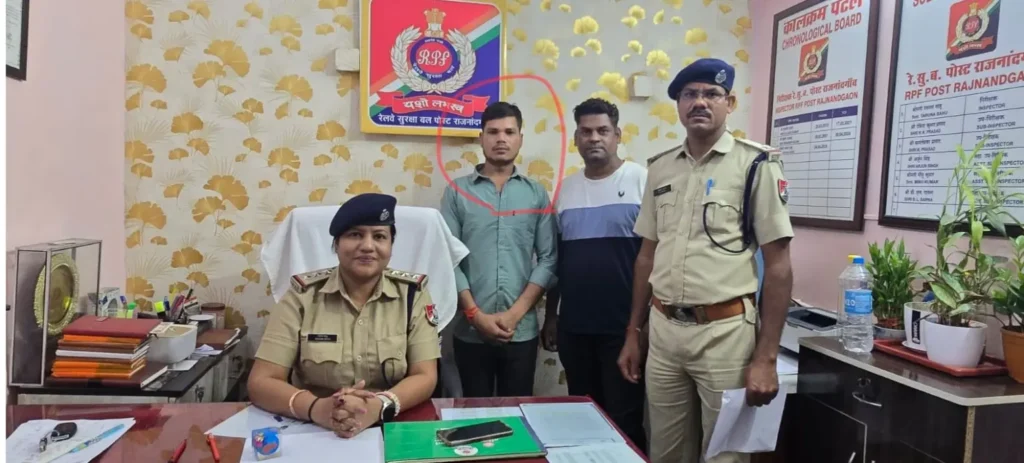 रेलवे ट्रैक में बैठकर बनाते थे Reel, वायरल होने के दिल्ली तक मची गूंज… फिर इंस्पेक्टर ने ली Social Media की मदद rppff 1536x695 (1)