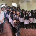 सरगुजा में जेन अल्फा का अनोखा विरोध! 30 KM चलकर कलेक्टर पहुंचीं एकलव्य स्कूल की छात्राएं webp 3 768x432